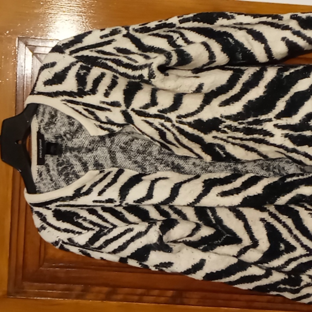 Sweater - Picture 3 of 3